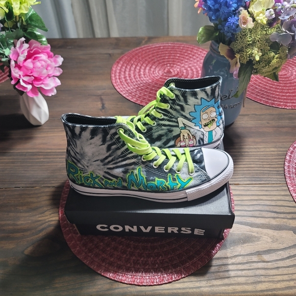 Rick and Morty Converse - Picture 5 of 7